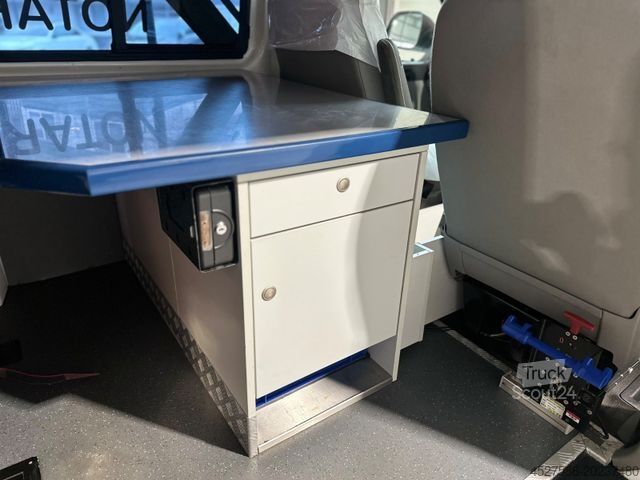 Autospecială de pompieri VOLKSWAGEN T5 Transporter 4Motion*NOTARZT*NEF*ALLRAD*AUTOMA