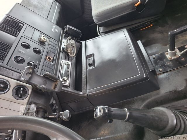 Camion ribaltabile trilaterale MAN 4x4 T34