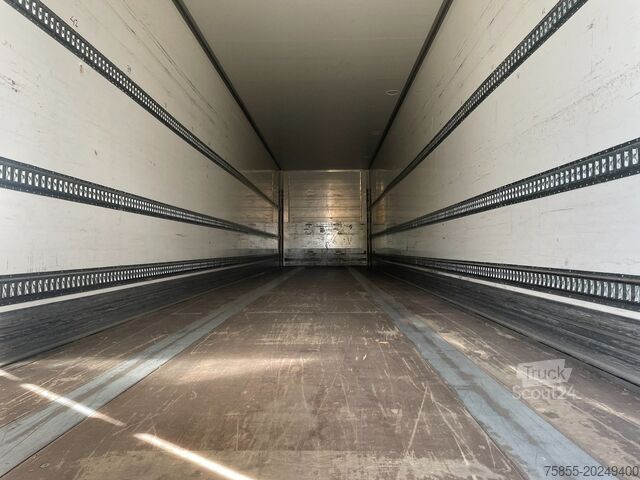 Caisse fermée Kögel SKH24 2T d'Hollandia Lift / Lift-Axle / NL Trai...