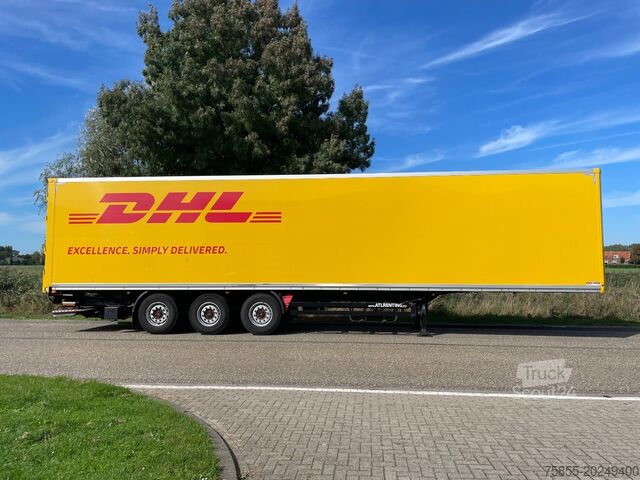 Caisse fermée Kögel SKH24 2T d'Hollandia Lift / Lift-Axle / NL Trai...