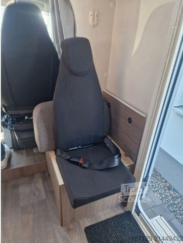 Teilintegriertes Wohnmobil CARADO T 338s Markise / Radträger / Alufelgen