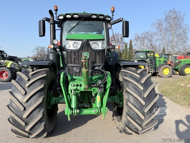 Machine agricole  6215R