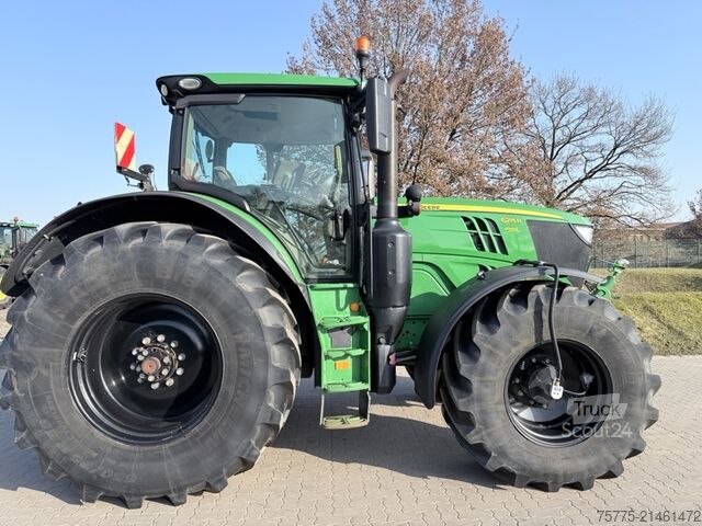Machine agricole  6215R