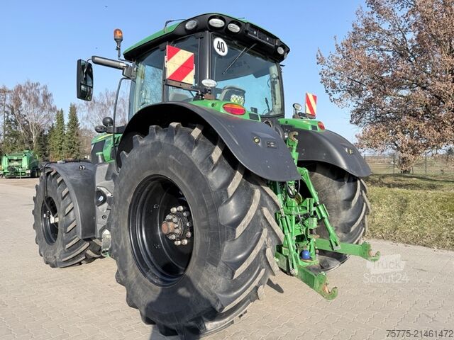 Machine agricole  6215R