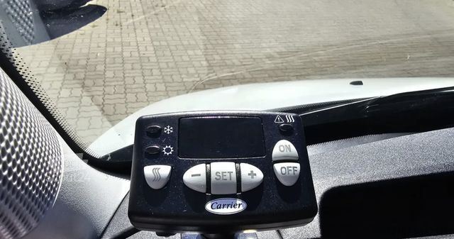 Izotermiczny van chłodnia IVECO Daily 35S18H Kühlkoffer Heiz/Kühl Aggr. 0° SOFOR