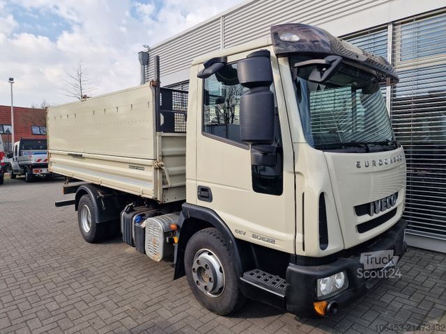 Driezijdige kipper bestelwagen IVECO 80E22 3 -Seitenkipper erst 47000 KM 2 x AHK Diff