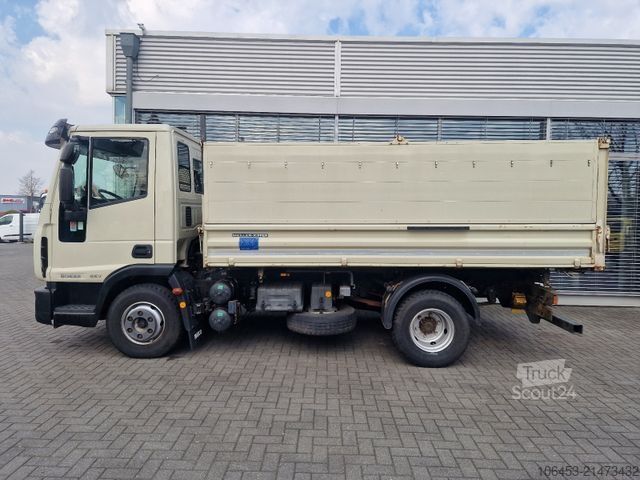 Driezijdige kipper bestelwagen IVECO 80E22 3 -Seitenkipper erst 47000 KM 2 x AHK Diff