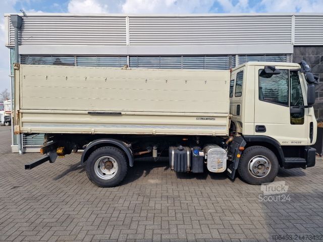 Driezijdige kipper bestelwagen IVECO 80E22 3 -Seitenkipper erst 47000 KM 2 x AHK Diff