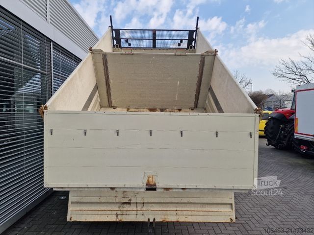 Driezijdige kipper bestelwagen IVECO 80E22 3 -Seitenkipper erst 47000 KM 2 x AHK Diff