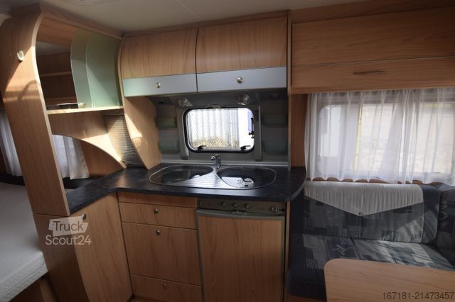 Caravane BÜRSTNER Belcanto 455 TS mit  Panoramavorzelt