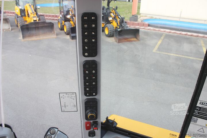 Kolesni nakladalnik JCB 417 HT - Stufe V  Demomaschine