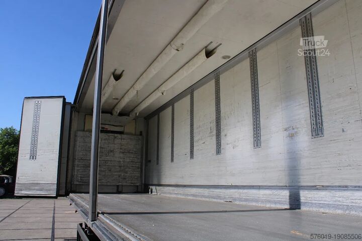 Transport réfrigéré/congélé Schmitz Cargobull Folding wall - Side doors - Carrier