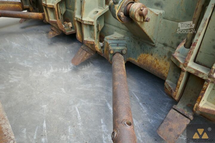 Planierraupe Caterpillar D7F Ex-army