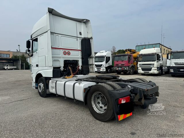 Silniční tahač 4x2 DAF XF 460