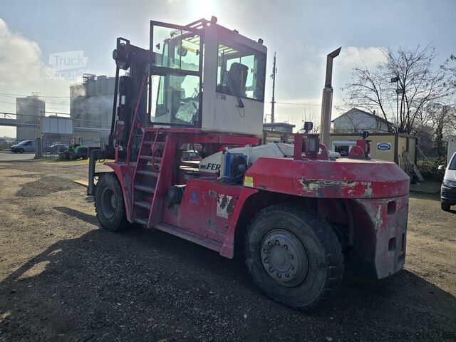 Chariot élévateur frontal Ferrrari F 16