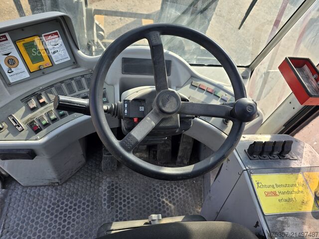 Chariot élévateur frontal Ferrrari F 16