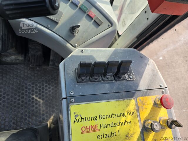 Chariot élévateur frontal Ferrrari F 16