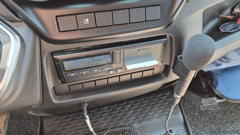 Minibus IVECO 2x Daily 70 Lagerfahrzeug Ferqui Sunrise 2,5 m B