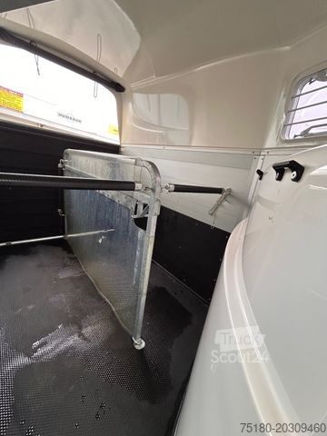 Přívěs pro přepravu koní HUMBAUR Equitos Alu Plus Pferdeanhänger 2,0t 1.Hand