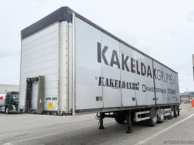 Skjutbara presenningar HRD Curtainsider / Planenauflieger / Gardin