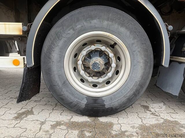 Skjutbara presenningar HRD Curtainsider / Planenauflieger / Gardin