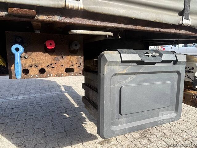 Sliding tarpaulins Krone Curtainsider / Planenauflieger / Gardin