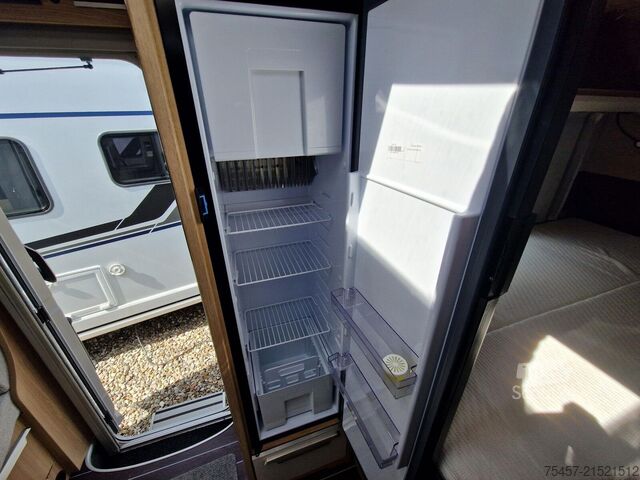 Polintegriran avtodom KNAUS SKY TI 650 MF Platinum Selection