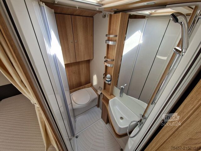 Polintegriran avtodom KNAUS SKY TI 650 MF Platinum Selection