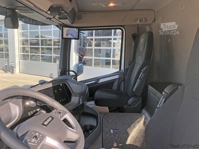 Valiză DAF XD 310 FA 4x2 ST954 - 19T - Plywood opb. 7800mm...