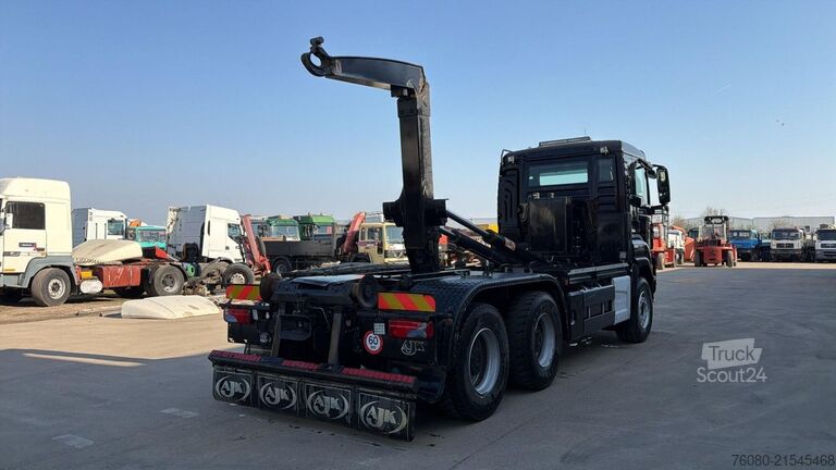 Sistema de brazo de gancho MAN TGS 33.510 (BE TRUCK / AJK HOOK HLF20T / 6X4 / ...