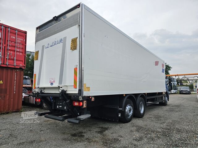 Camion frigorifique Volvo FM330 Multizone Lenk u. Kühlkoffer