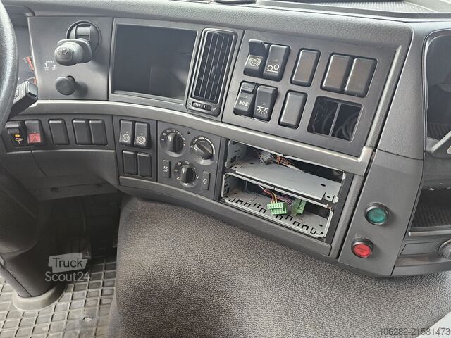 Camion frigorifique Volvo FM330 Multizone Lenk u. Kühlkoffer