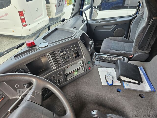 Camion frigorifique Volvo FM330 Multizone Lenk u. Kühlkoffer