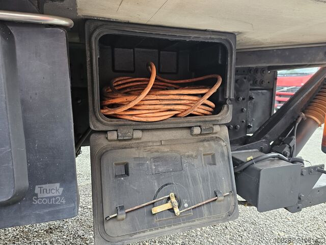 Camion frigorifique Volvo FM330 Multizone Lenk u. Kühlkoffer