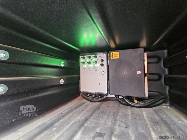 Camion frigorifique Volvo FM330 Multizone Lenk u. Kühlkoffer