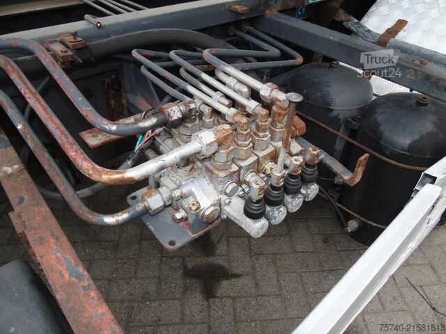 Kipper met kraan DAF CF 85.380 + MANUAL + HMF 1680 + HYVA + 6X2