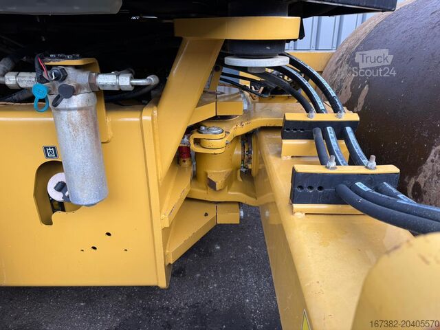 Одинарний ролик Caterpillar CS64B