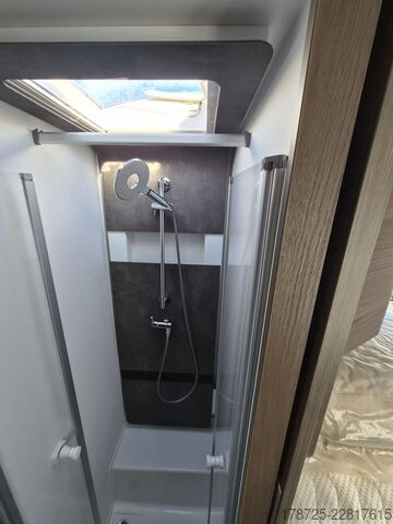 Напівінтегрований кемпер ADRIA Coral Supreme 670 DL Vollausstattung