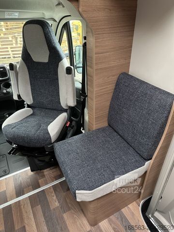 Τροχόσπιτο με προεξοχή (alcove) WEINSBERG CaraHome 650 MEG Automatik ~5.000km LP 82.648 ¤!