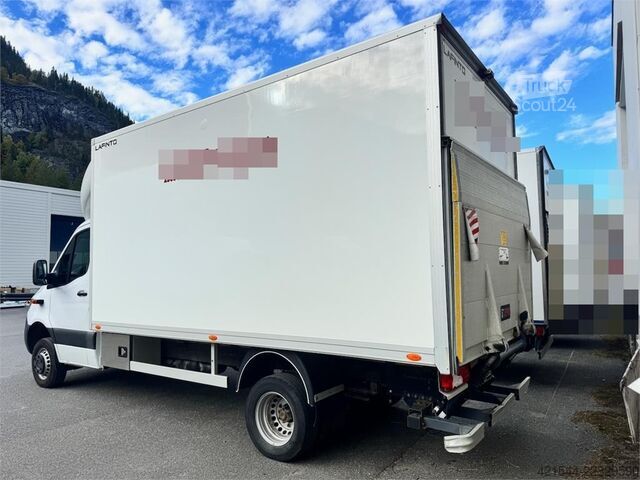 Matkalaukku Mercedes-Benz Sprinter 4x4 Box Van – 8 Pallets