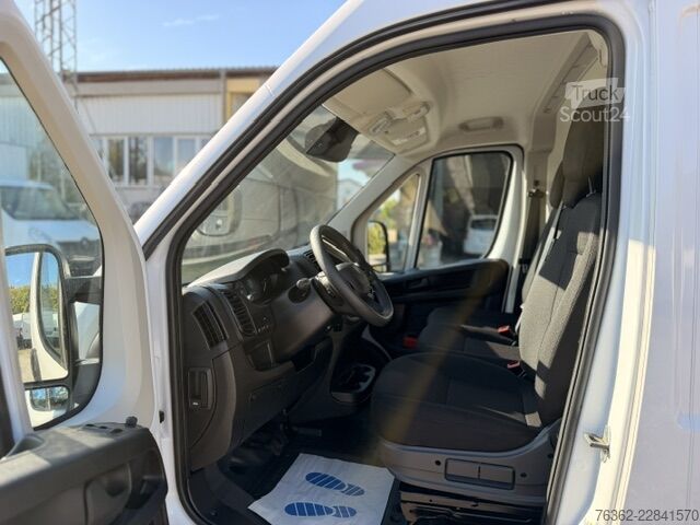 Yüksek tavanlı, uzun dingil mesafeli panelvan Peugeot Boxer Kasten 435 L4H2  180 AUT/NAvi/PDC