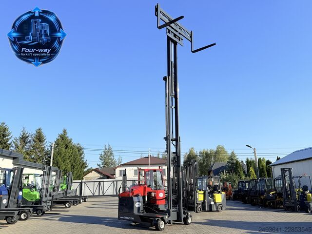 чотири-напрямний навантажувач Combilift C4500 GAS TRIPLEX 8400 WIDE POSITIONER