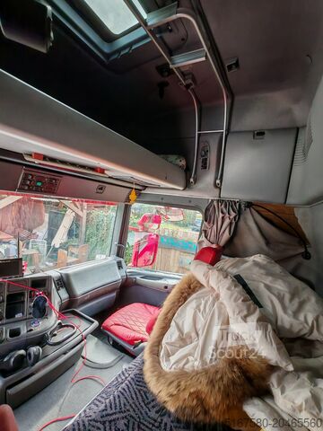 Apart + transport koni Scania 2002 + Belgium Horse box 8 years R 420