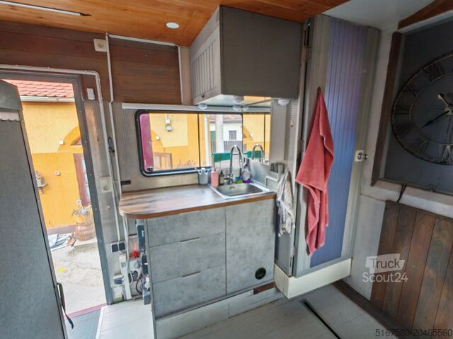 Apart + transport koni Scania 2002 + Belgium Horse box 8 years R 420