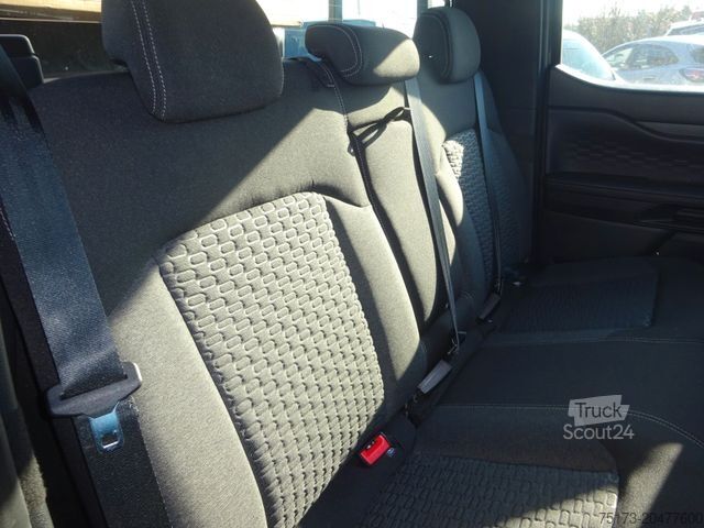 Fourgon FORD Ranger XLT 4x4 DoKa Winterdienst Streuer Pflug