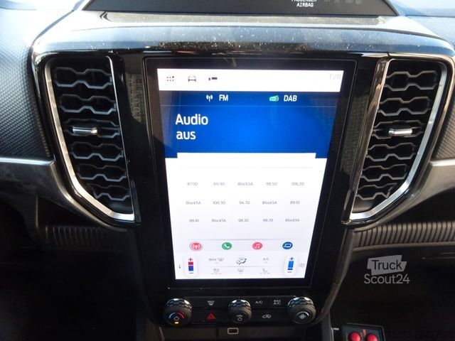 Fourgon FORD Ranger XLT 4x4 DoKa Winterdienst Streuer Pflug