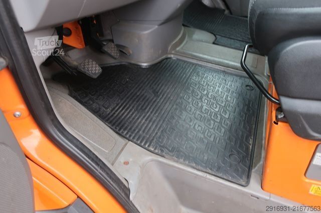 Kastenwagen hoch MERCEDES-BENZ Sprinter 513CDI SHZ / Klima/Zwillingsber. FN:235