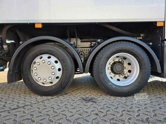 Autocisternă RENAULT T380 / ADR AT