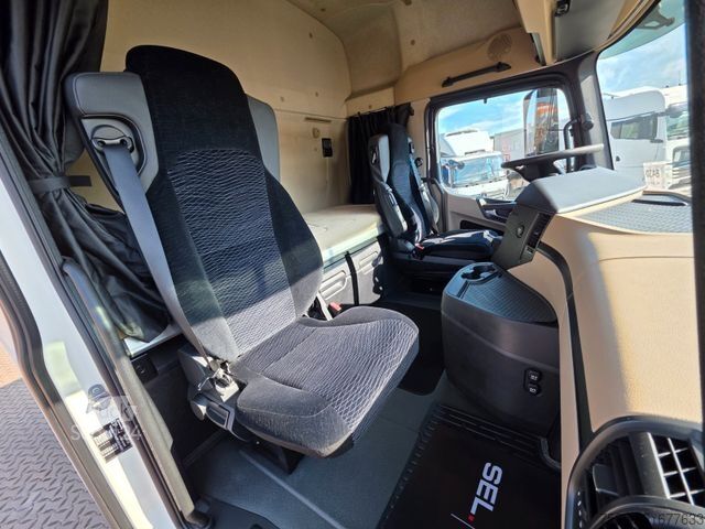 Standard SZM MERCEDES-BENZ Actros 1843