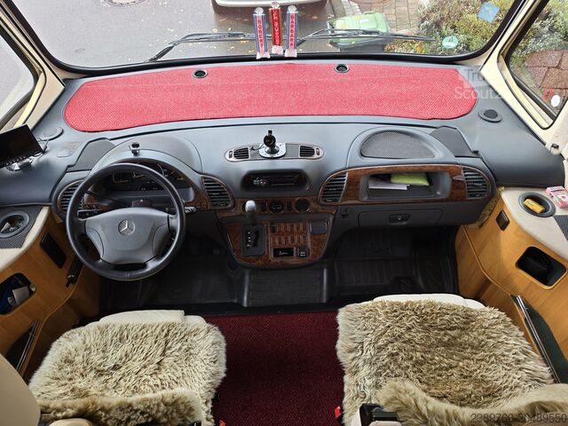 Integriertes Wohnmobil Concorde Charisma1